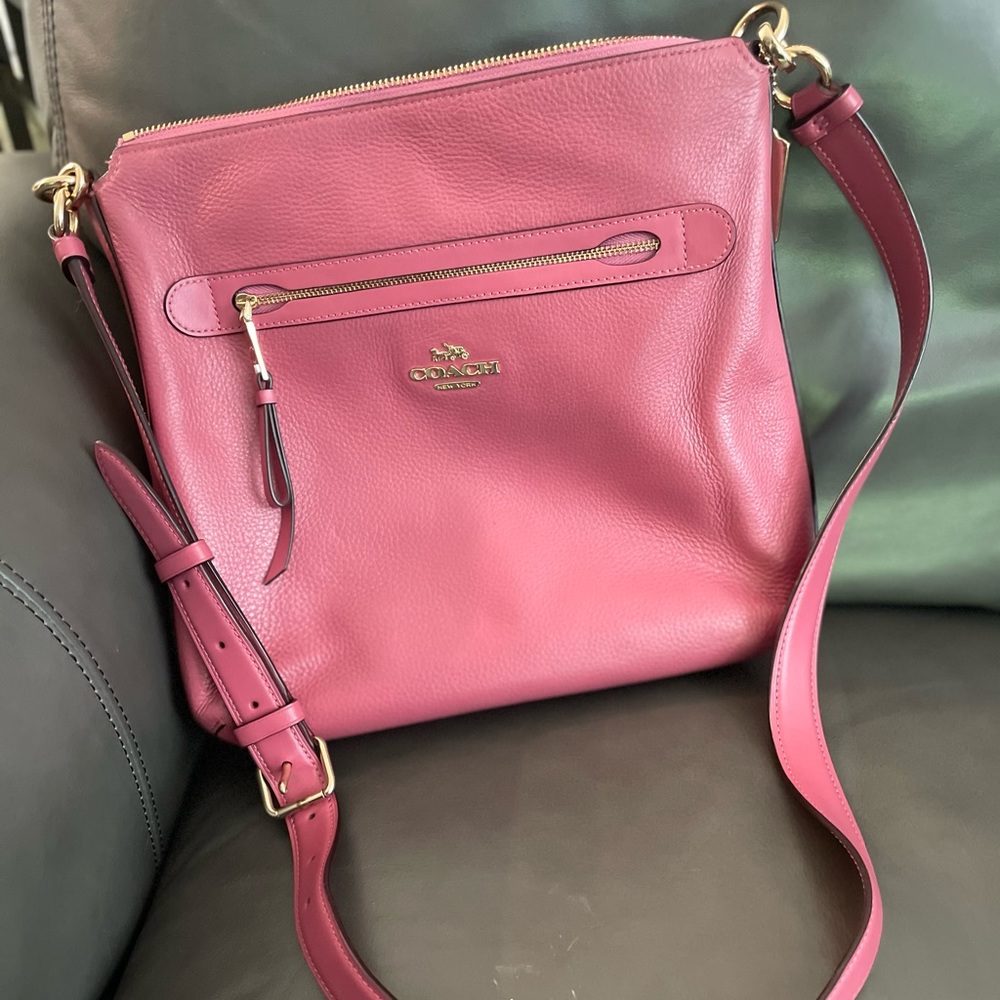 ❤️ Coach Mae Crossbody ❤️